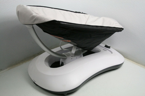 Imagen 4 de 5 de Mecedora Columpio Para Bebé 4moms Rockaroo