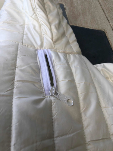 Imagen 3 de 5 de Chaqueta Acolchada Blanca Para Perros Medianos