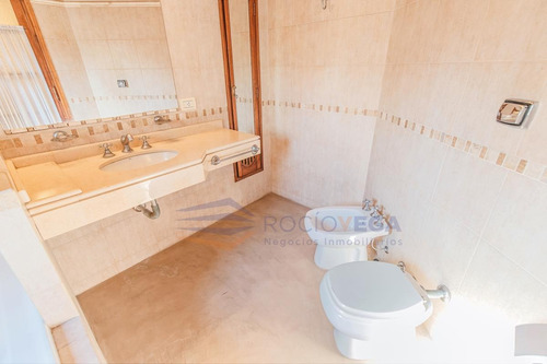 Imagen 25 de 30 de Impecable Casa En Venta En Campos De Álvarez Country Club - Moreno -