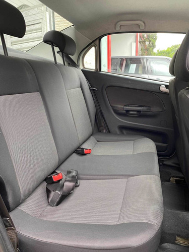 Imagem 8 de 14 de Volkswagen Voyage 1.6 Vht Comfortline Total Flex I-motion 4p