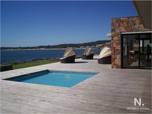 Apartamento En Venta De Dos Dormitorios En Punta Del Este