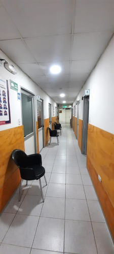 Imagen 21 de 27 de Casa De Esquina Remodelada 4 Años