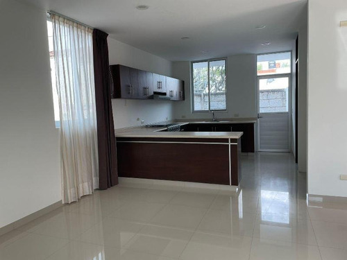 Imagen 2 de 20 de Casa En Venta Y O En Renta En Villas De Irapuato