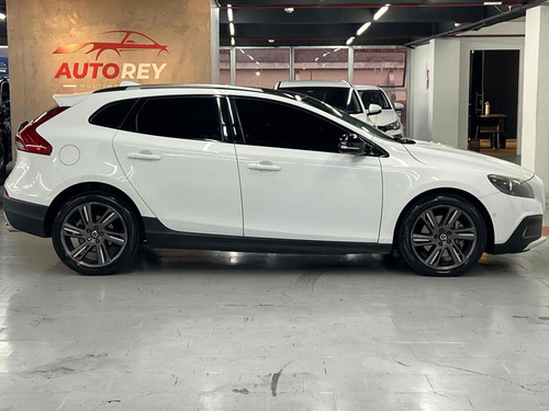 Volvo V40 2.0 T5 CROSS COUNTRY AWD TURBO GASOLINA 4P AUTOMÁTICO