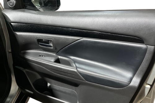 Mitsubishi Outlander (IN) 2.0 GLX AT 4X2