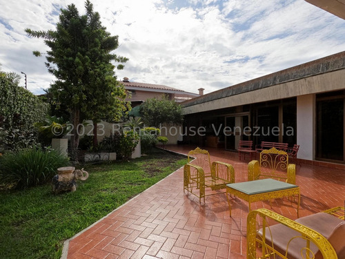 Casa En Venta En Urb El Parral Zona Este De Barquisimeto, # 24 - 10582