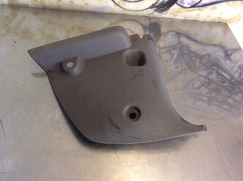 Plastico Moldura Inferior Lateral Derecha Focus Sedan 00-04