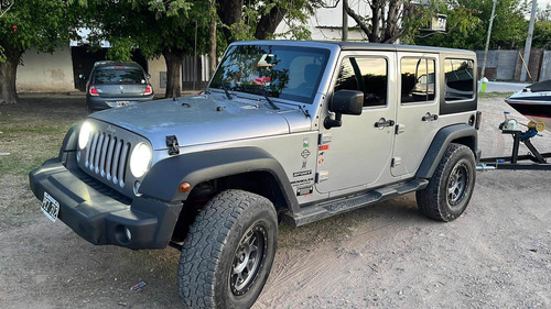 Imagen 8 de 10 de Jeep Wrangler 2015 3.6 Unlimited 284hp Mtx