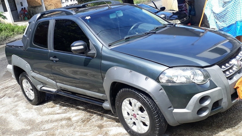 Fiat Strada 1.8 16v Adventure Cab. Dupla Flex Dualogic 2p