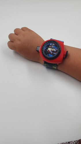 Reloj Proyector Avengers 24 Imagenes Espantacuco Vengadores