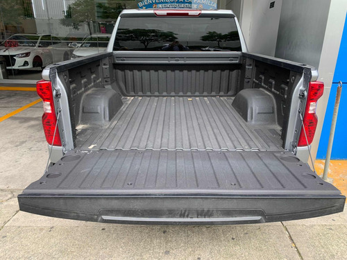 Chevrolet Silverado 5.3 V8 Custom Doble Cabina 4X4 At