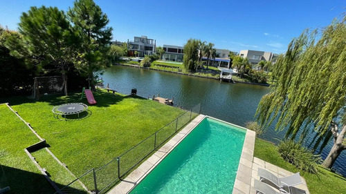 Casa En Venta Con Vista Al Lago- En Los Lagos Al 100- Nordelta