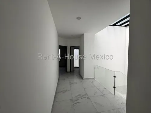 Casa De 4 Recámaras Con 1 En Planta Baja - El Nuevo Refugio, Renta