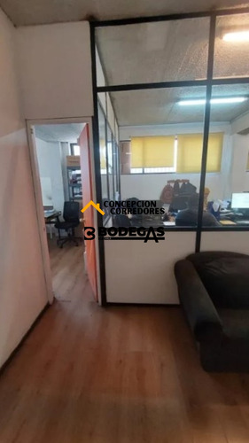 Arriendo Bodega De 984m2 C/oficina En Indepndencia