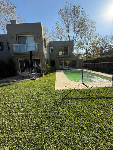 Excelente Casa En Alquiler En San Nicolás
