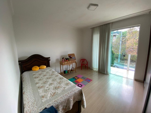 Imagem 11 de 24 de Linda Casa Em Betim - Mg. Condomínio Ouro Verde ?lote De 500 M2. ?aproximadamente 300 M2 De Área Construída. Valor: R$1.300.000,00 ?? 3/4, Sendo 1 - Ca00395 - 70397401