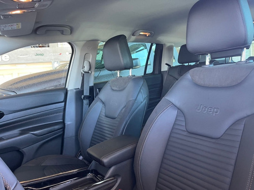 Imagen 11 de 19 de Jeep Commander