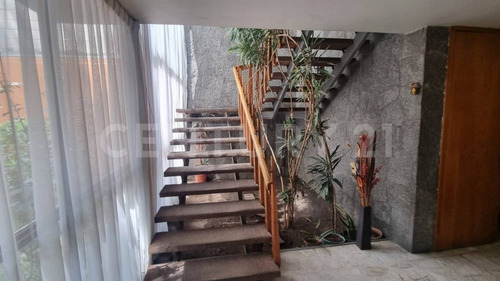 Casa De 2 Niveles Con Jardín Y Cancha De Frontón En Parque San Andrés, Coyoacán.