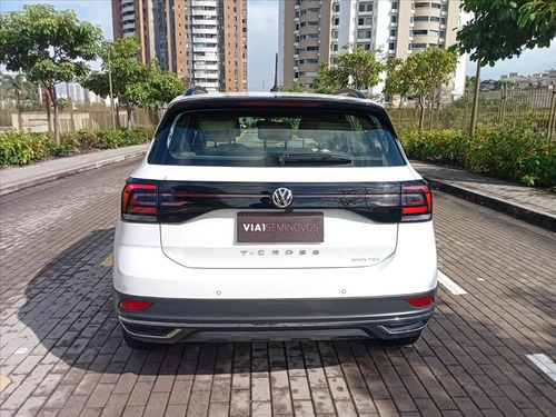 Volkswagen T-Cross 1.0 200 TSI TOTAL FLEX COMFORTLINE AUTOMÁTICO