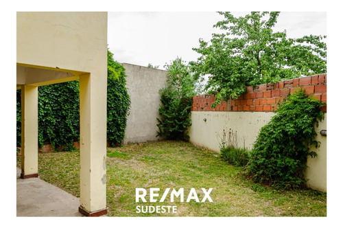 Cochera En Venta, Zona Paseo De La Mujer