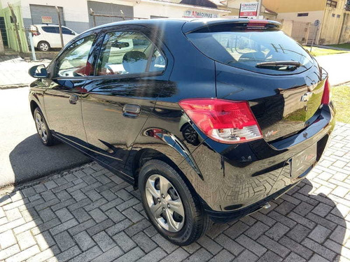 Imagem 15 de 15 de Chevrolet Onix 1.0 Mpfi Ls 8v Flex 4p Manual 2015