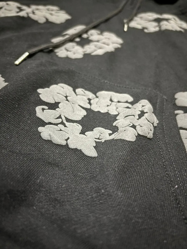 Buzo Denim Tears - Monochrome Cotton Wreath Sweatshirt