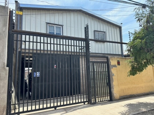 Galpón Semi-industrial El Roble 330 M2- Metro Einstein