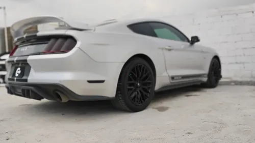 Ford Mustang 5.0l V8 Mt