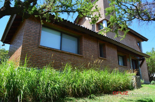 Vendo Casa Barrio Privado 4 Ambientes, 2 Baños, Pileta