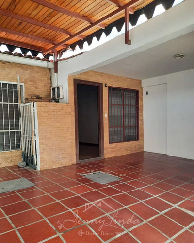 Imagen 2 de 10 de Venta Casa 74,19 Mts² Cagua, Ciudad Jardin Maracay Aragua 0414-444.72.13