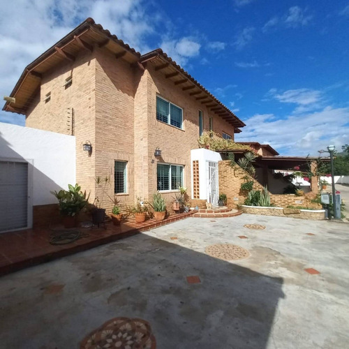 Rab Se Vende Casa En Hermoso Conjunto Privado En La Cumaca En 65.000$