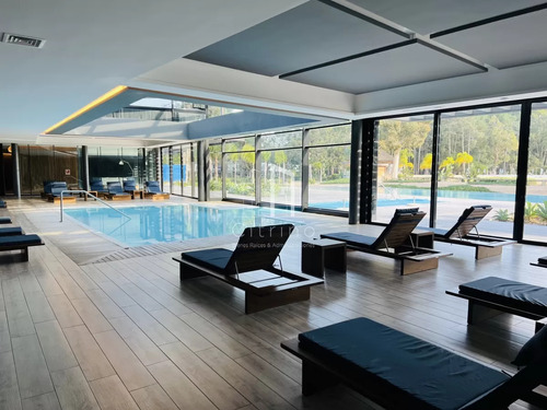 Venta De Apartamento En Crystal View En Complejo Solanas Resort Barrio Privado.