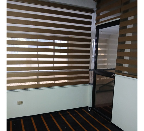 Oficinas 6 Ambientes Centro Norte Quito, Electricidad Y Agua 24/7