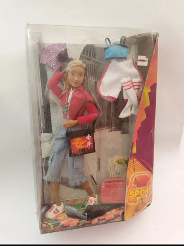 Mattel Muñecas Flavas Tika Sport  2004