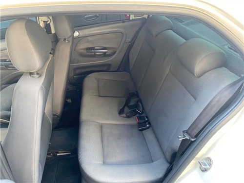 Volkswagen Voyage 1.0 Mi 8v Flex 4p Manual