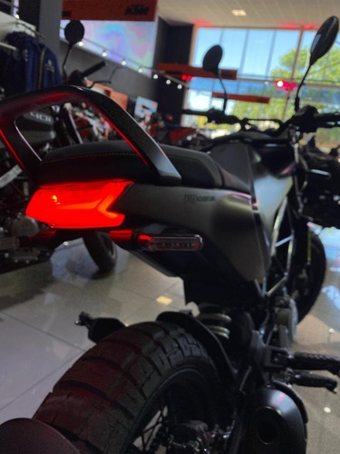 Husqvarna 401 Svartpilen | No Z400 Duke 390 Dominar