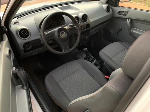 Imagem 8 de 9 de Volkswagen Gol 1.0 Branco 2013