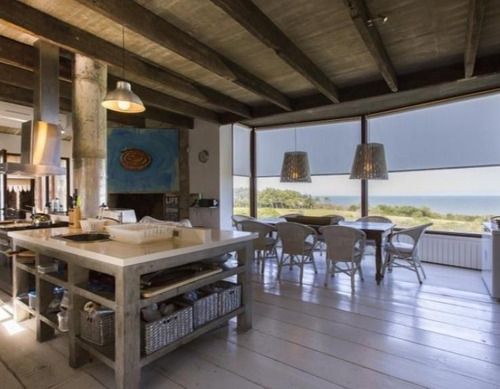 Casa En Venta De 6 Dormitorios En La Boyita