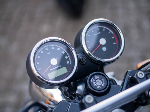 Imagen 8 de 20 de Royal Enfield Interceptor 865 Silver Customizada