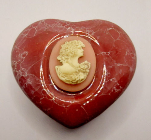 Alajero De Ceramica C/tapa Formato Corazon Con Dama. Divino