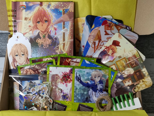 Pack Violet Evergarden Cuaderno Polaroids Holográficas Y Más