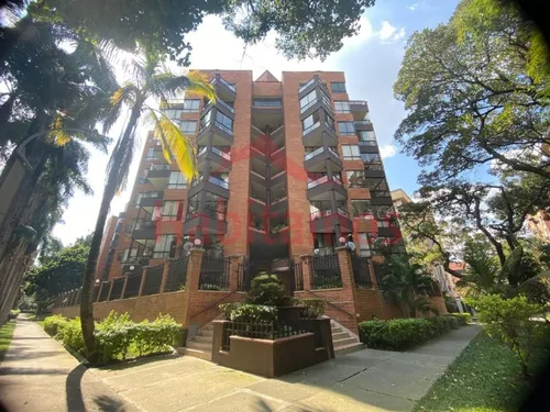 Apartamento En Venta En Medellín - Los Conquistadores Cod 67089