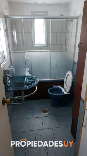Vende Apartamento De 2 Dormitorios En Peninsula, Punta Del Este