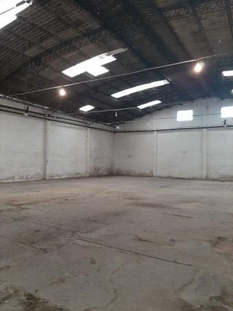 Imagen 2 de 5 de Se Vende Galpon