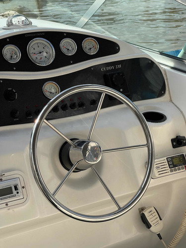 Imagen 16 de 17 de Canestrari 235 Mercruiser V8 Duoprop Impecable