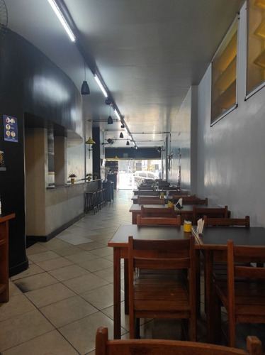 Imagem 3 de 6 de Restaurante