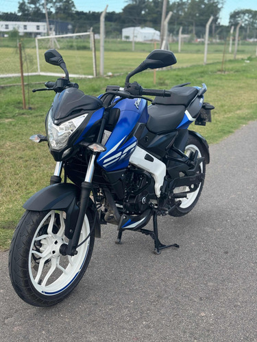 Rouser Ns 200