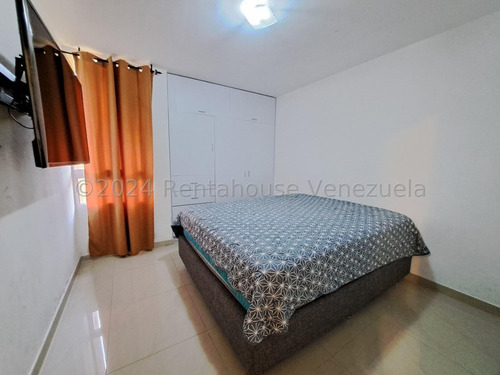 En Venta Ph En El Encantado. Anv