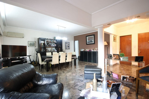 Imagen 5 de 24 de Venta Departamento 4 Ambientes Flores