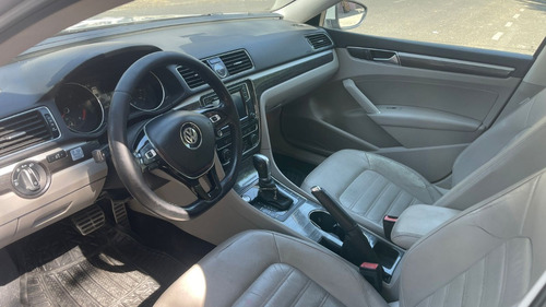 Volkswagen Passat SEL Highline